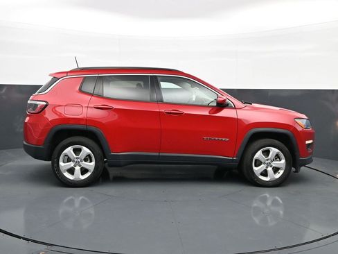 Used 2020 Jeep Compass Latitude w/ Cold Weather Group AWD/4WD image 8