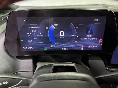 Certified 2024 Chevrolet Equinox EV RS image 22