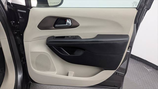 Used 2023 Chrysler Voyager LX FWD image 22
