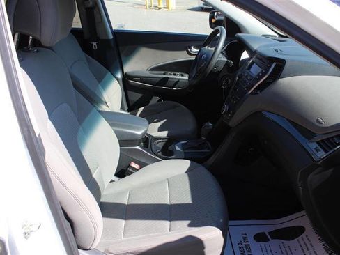 Used 2016 Hyundai Santa Fe Sport image 17