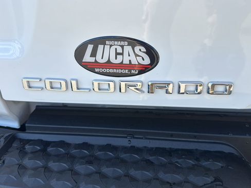 Used 2024 Chevrolet Colorado Z71 w/ Z71 Convenience Package 2 AWD/4WD image 52