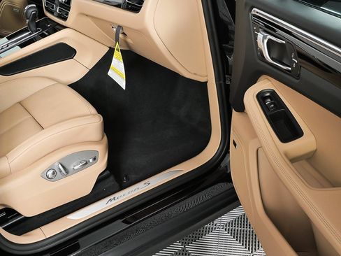 New 2026 Porsche Macan S image 26