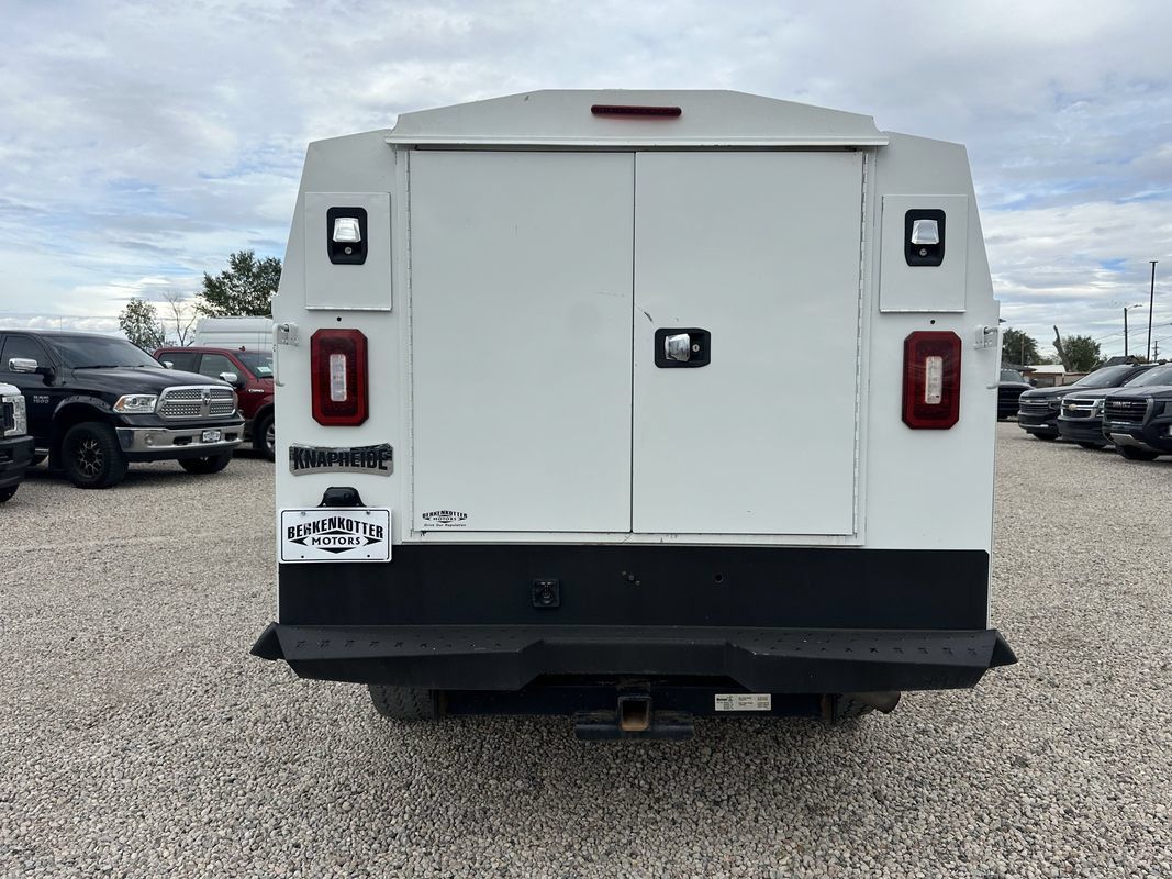 Used 2022 RAM 3500 Tradesman w/ Chrome Appearance Group AWD/4WD image 9
