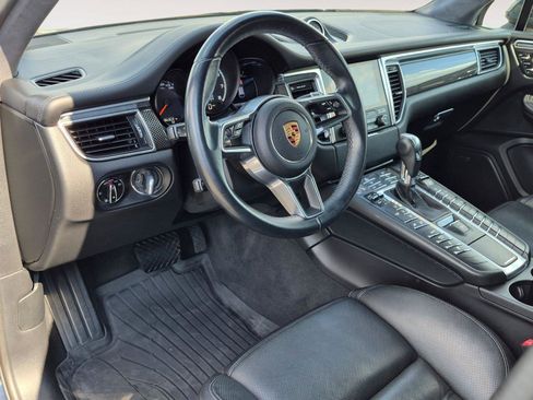 Used 2017 Porsche Macan Turbo AWD/4WD image 10