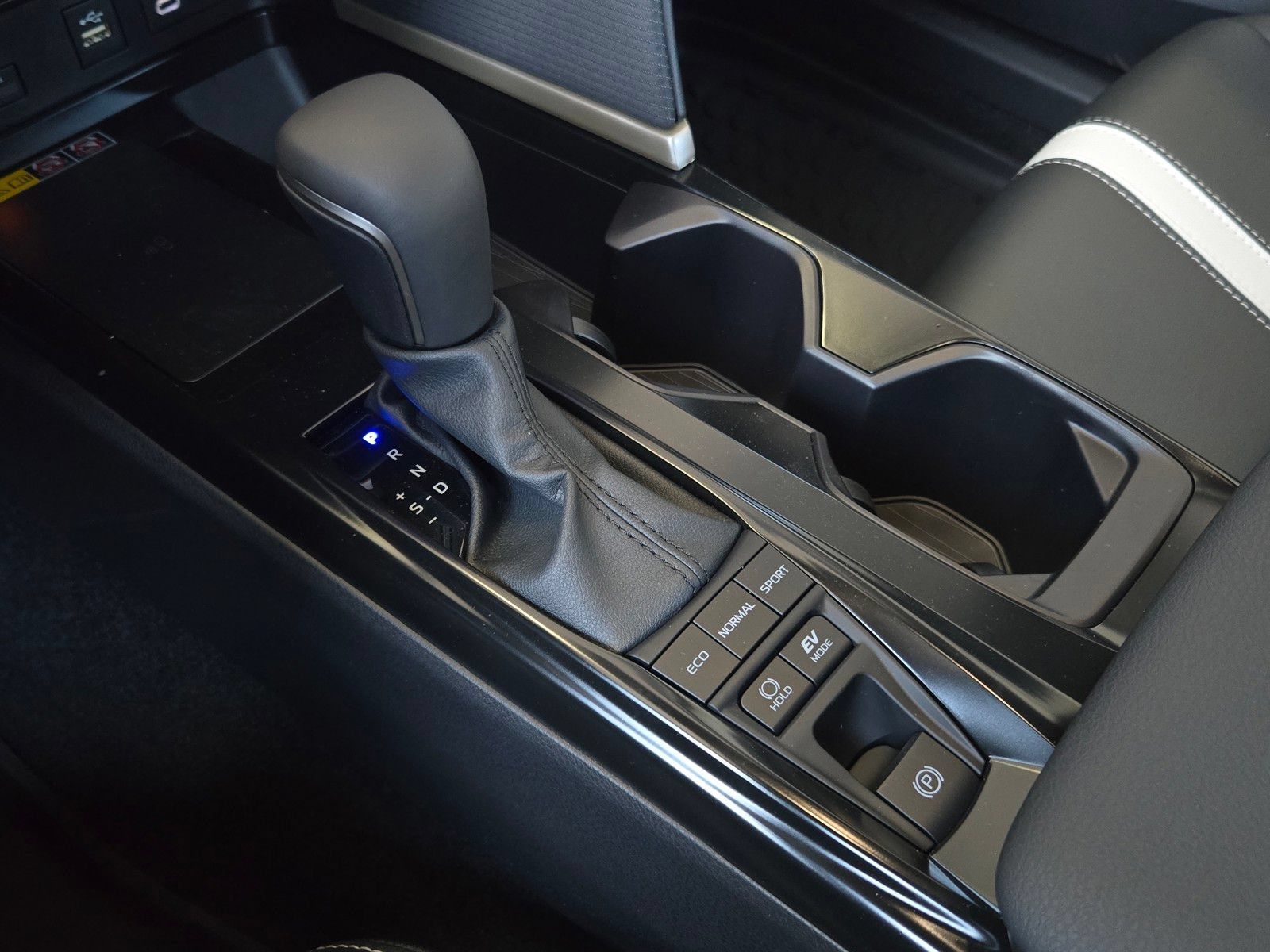 Certified 2026 Toyota Camry SE FWD image 16