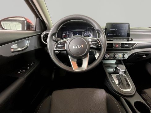 Used 2023 Kia Forte LXS w/ LXS Technology Package FWD image 8