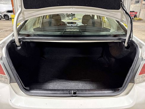 Used 2016 Subaru Impreza 2.0i Premium image 11