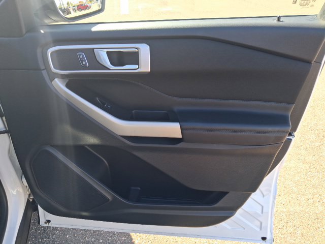 Used 2020 Ford Explorer XLT AWD/4WD image 33