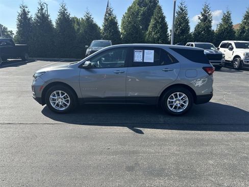 Used 2023 Chevrolet Equinox LS w/ LS Convenience Package image 5