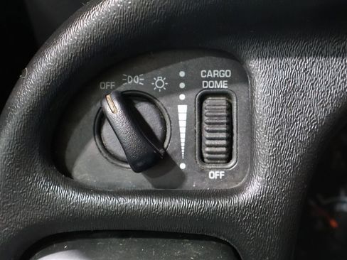 Used 2000 Dodge Ram 1500 Truck SLT image 26