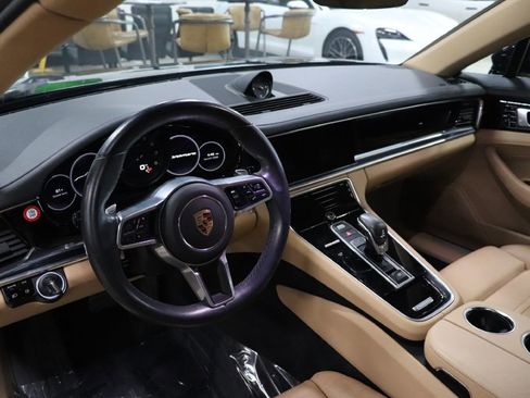 Used 2020 Porsche Panamera image 13