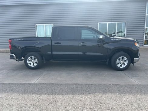 Used 2025 Chevrolet Silverado 1500 LT image 4