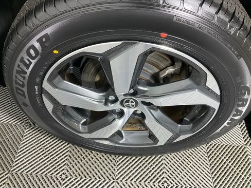 Used 2023 Toyota RAV4 SE image 8