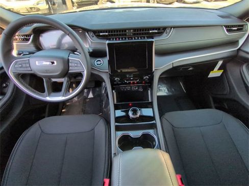 New 2025 Jeep Grand Cherokee Laredo X image 14