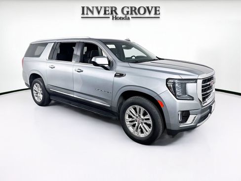 Used 2023 GMC Yukon XL SLT AWD/4WD image 3