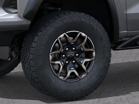 New 2026 Chevrolet Colorado ZR2 w/ Technology Package AWD/4WD image 9