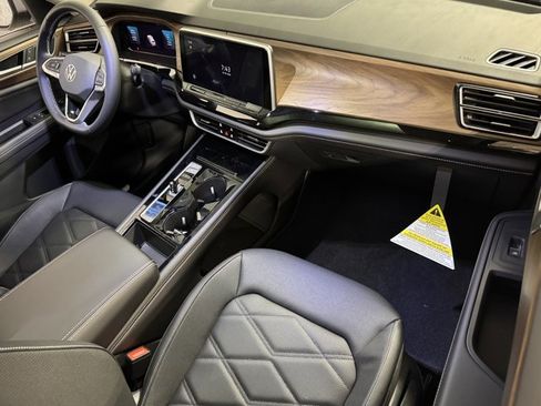 New 2026 Volkswagen Atlas SE image 7