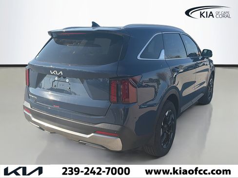 New 2026 Kia Sorento S image 5