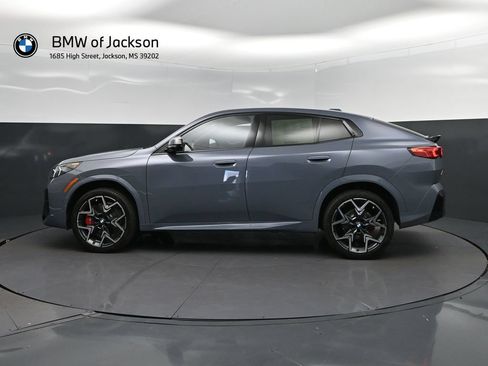 New 2026 BMW X2 xDrive28i w/ Technology Package AWD/4WD image 4