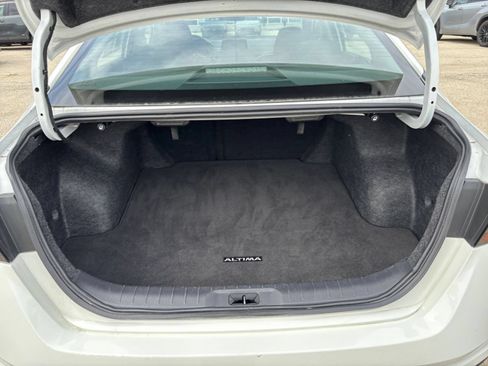 Used 2025 Nissan Altima 2.5 SV FWD image 26