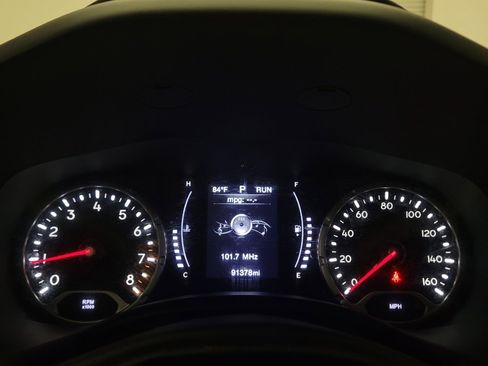 Used 2020 Jeep Renegade Latitude w/ Popular Equipment Group FWD image 23