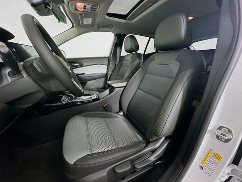 New 2026 Chevrolet Trax LT w/ Sunroof Package image 21