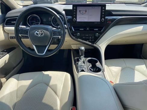 Used 2022 Toyota Camry XLE FWD image 10