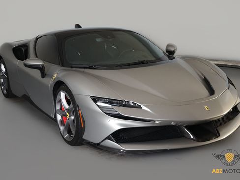 Used 2021 Ferrari SF90 Stradale AWD/4WD image 2