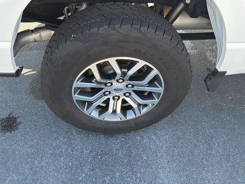 Used 2022 Ford F150 Lariat AWD/4WD image 39