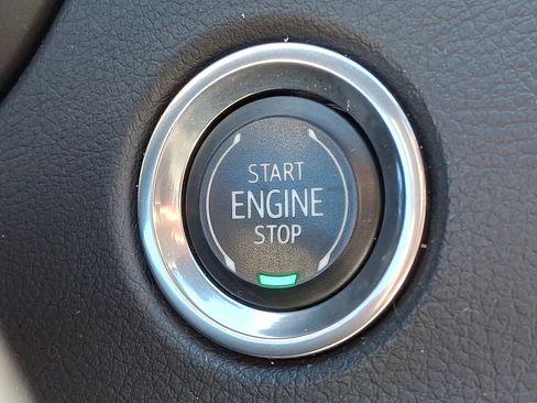 Used 2023 Cadillac XT4 Luxury w/ Cold Weather Package image 26