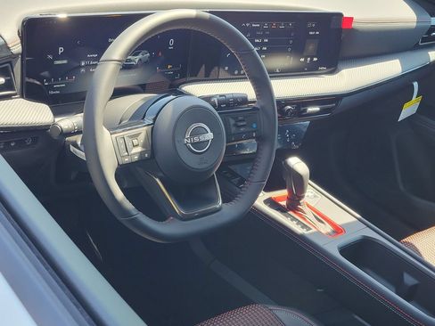 New 2026 Nissan Kicks SR w/ Interior Electronics Package FWD image 5