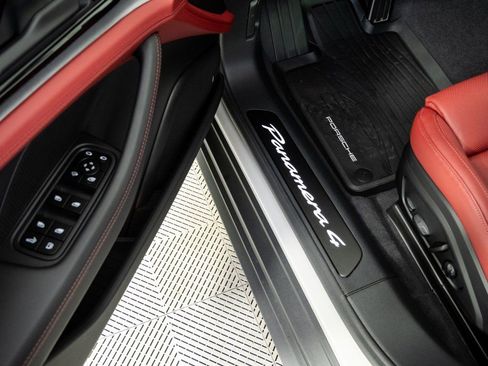 New 2026 Porsche Panamera 4 E-Hybrid image 8