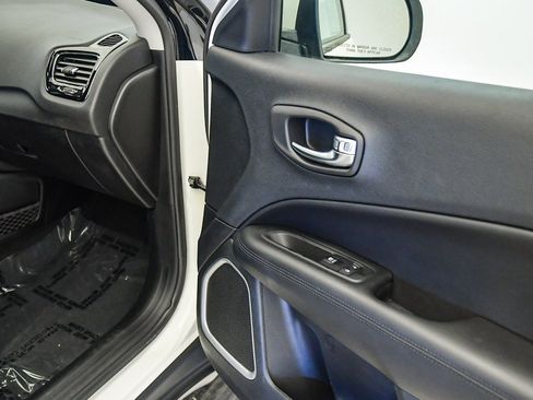 Used 2019 Jeep Compass Altitude image 17