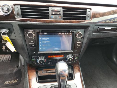 Used 2011 BMW 335i Convertible image 21