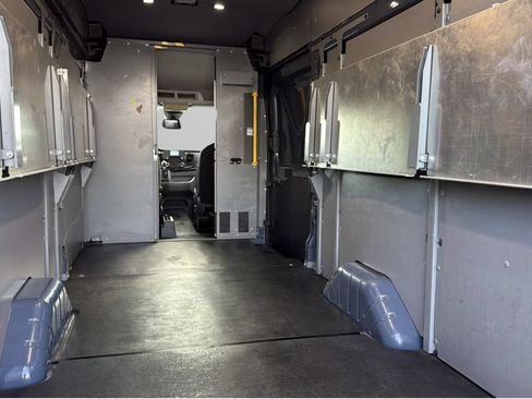 Used 2020 Ford Transit 250 148 High Roof Extended RWD image 8