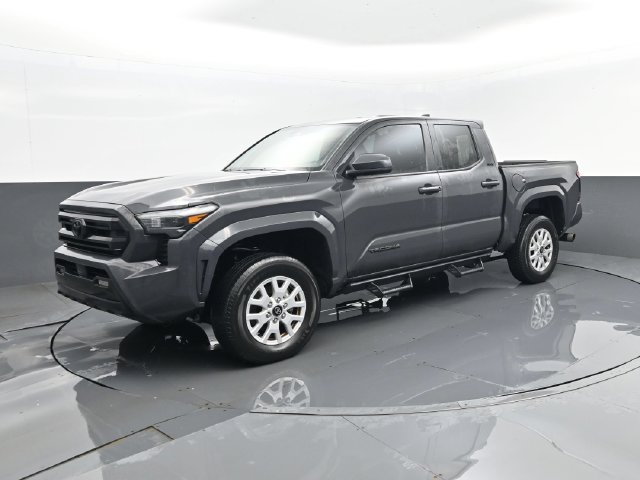 Used 2024 Toyota Tacoma SR5 w/ SR5 Upgrade Package AWD/4WD image 2