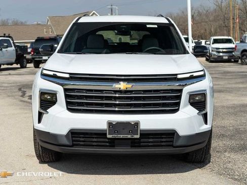 New 2026 Chevrolet Traverse LT FWD image 2