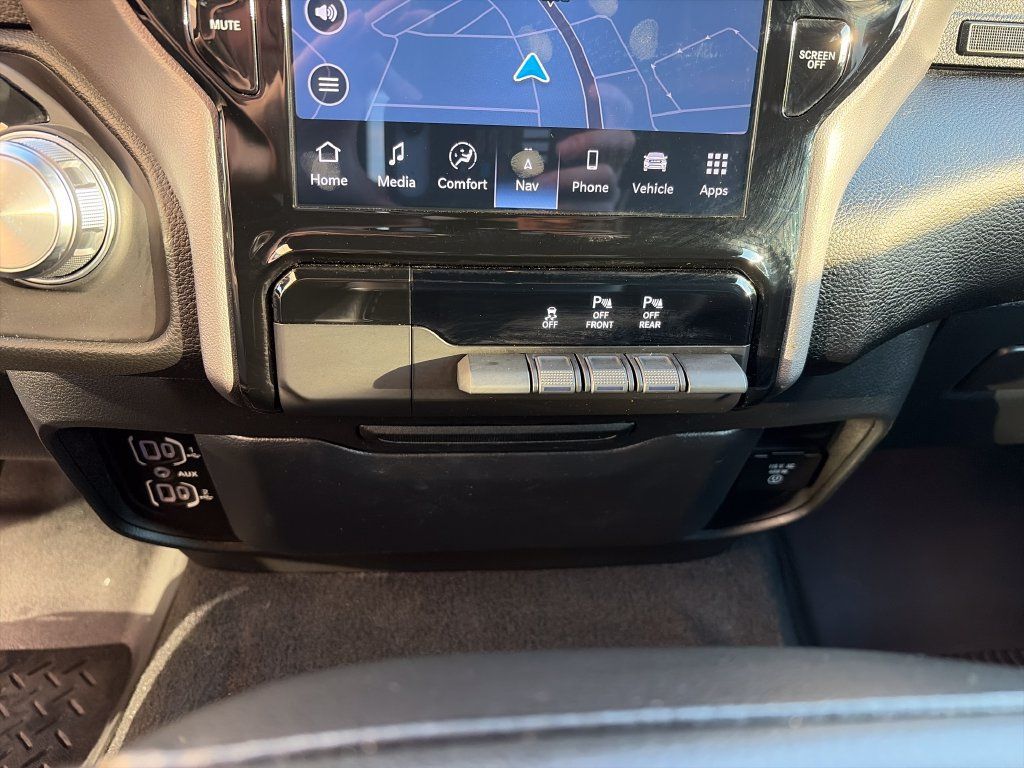 Used 2025 RAM 1500 Laramie AWD/4WD image 30