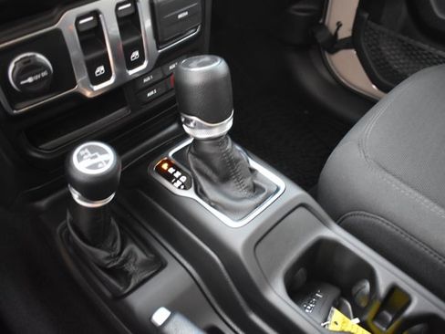 Used 2022 Jeep Wrangler Sport S image 23