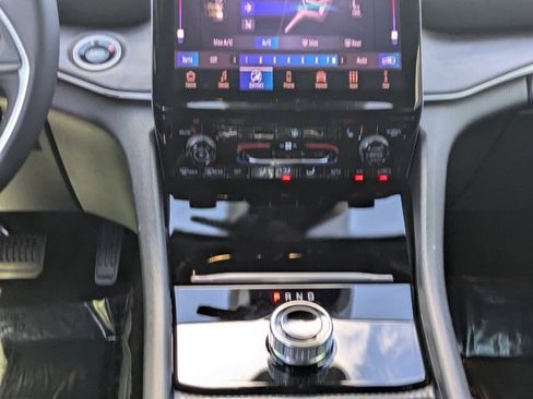 New 2025 Jeep Grand Cherokee L Limited w/ Black Appearance Package image 15