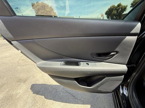 Used 2024 Hyundai Elantra Limited FWD image 23