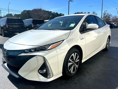 Used 2018 Toyota Prius Prime Premium image 4