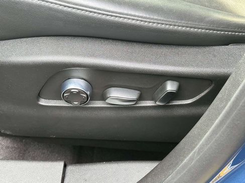 Used 2024 Cadillac XT4 Premium Luxury image 20