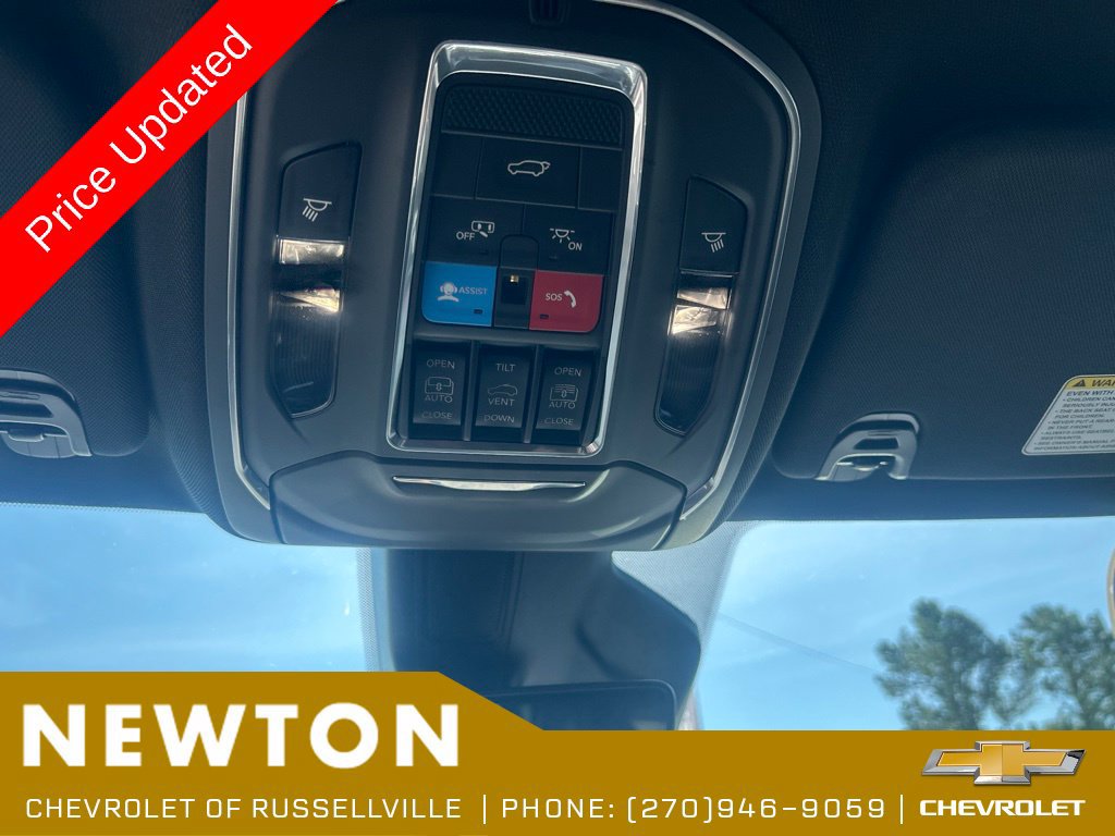 Used 2023 Jeep Wagoneer 4WD w/ Premium Group I image 19