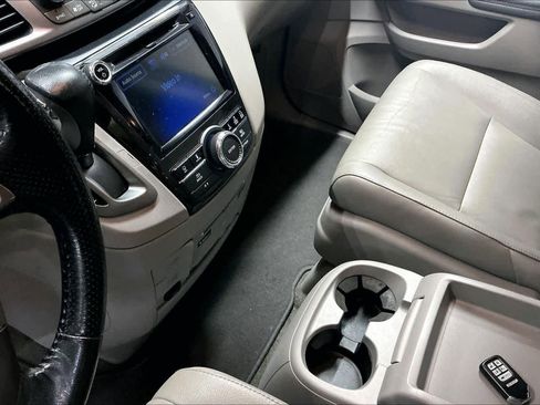 Used 2014 Honda Odyssey Touring image 19