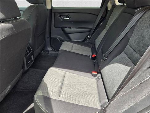 Used 2025 Nissan Rogue SV FWD image 17