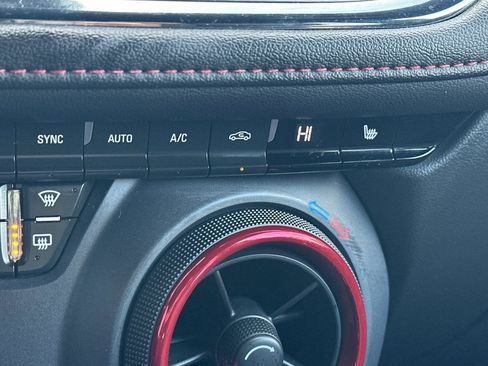 Used 2025 Chevrolet Blazer RS image 31