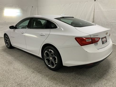 Used 2023 Chevrolet Malibu LT image 2