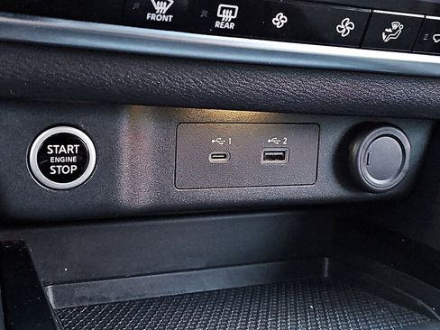 Certified 2021 Nissan Rogue SV image 24