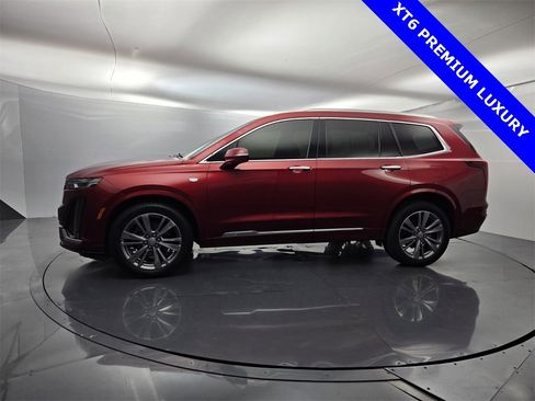 Used 2024 Cadillac XT6 Premium Luxury image 7